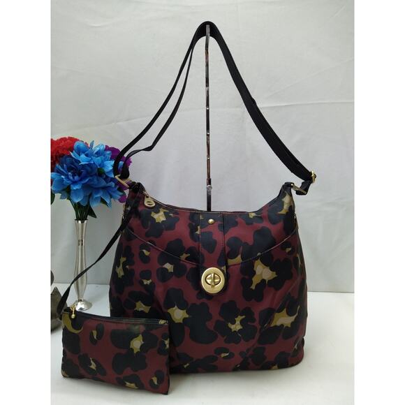 Baggallini Helsinki Scarlet Cheetah Nylon Turn Lock Crossbody Bag With Wallet - Picture 1 of 16
